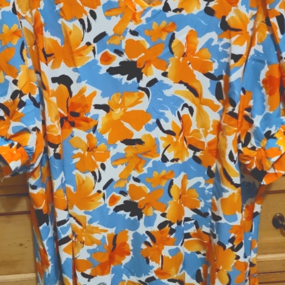 NWT v neck short floral dress 2xl